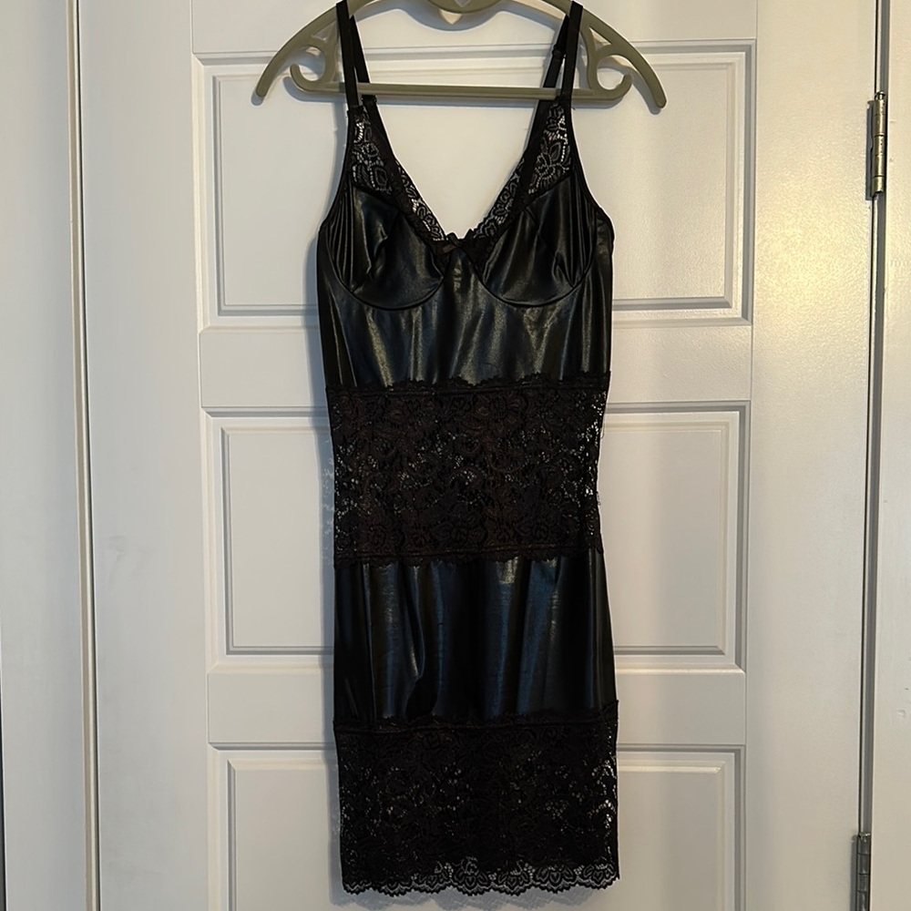 Black Sleeveless Bodycon Midi Dress